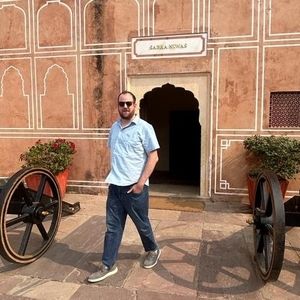 Meet your Posher, Sam